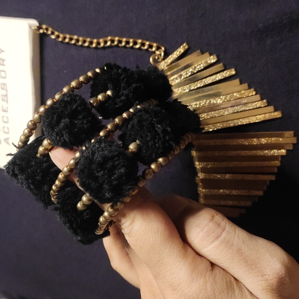 Trendy necklace with pom pom Bollywood style bracelet as freebie - Picture 6 of 6